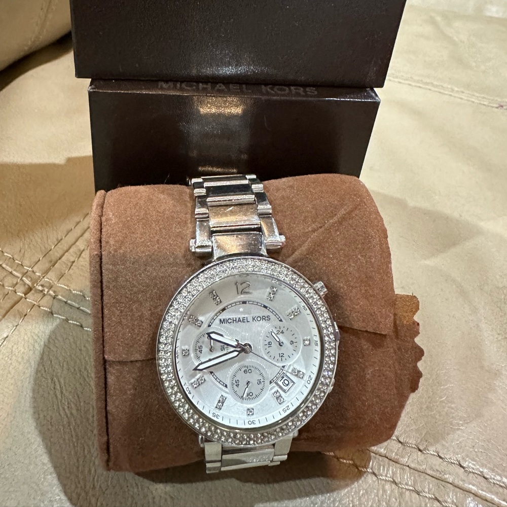 Michael Kors Watch - Picture 2 of 4